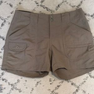 The North Face Paramount Moraine Shorts - Size 6
